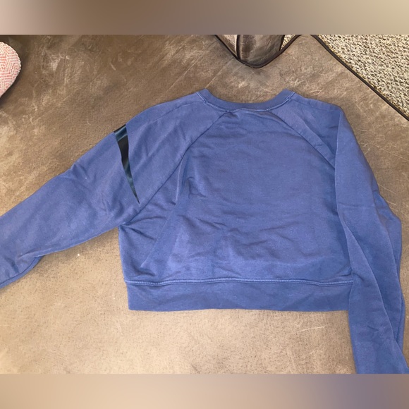 Women’s Nike crop crewneck sweater size XS - Picture 4 of 4